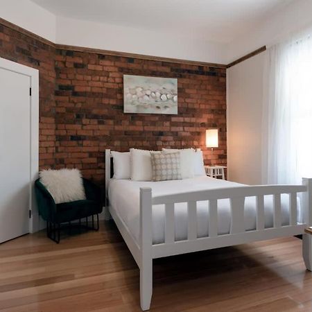 Cosy Accommodation Moments From The Centre Of Town With Wifi Launceston Exterior photo
