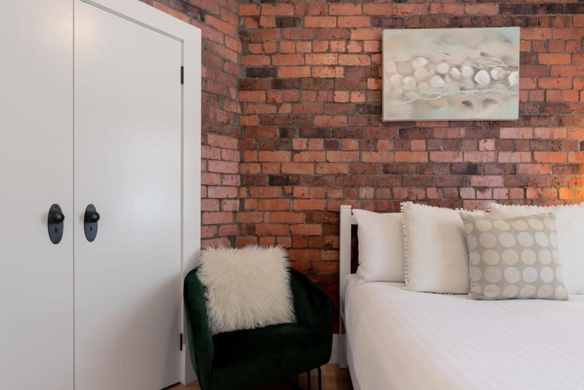 Cosy Accommodation Moments From The Centre Of Town With Wifi Launceston Exterior photo